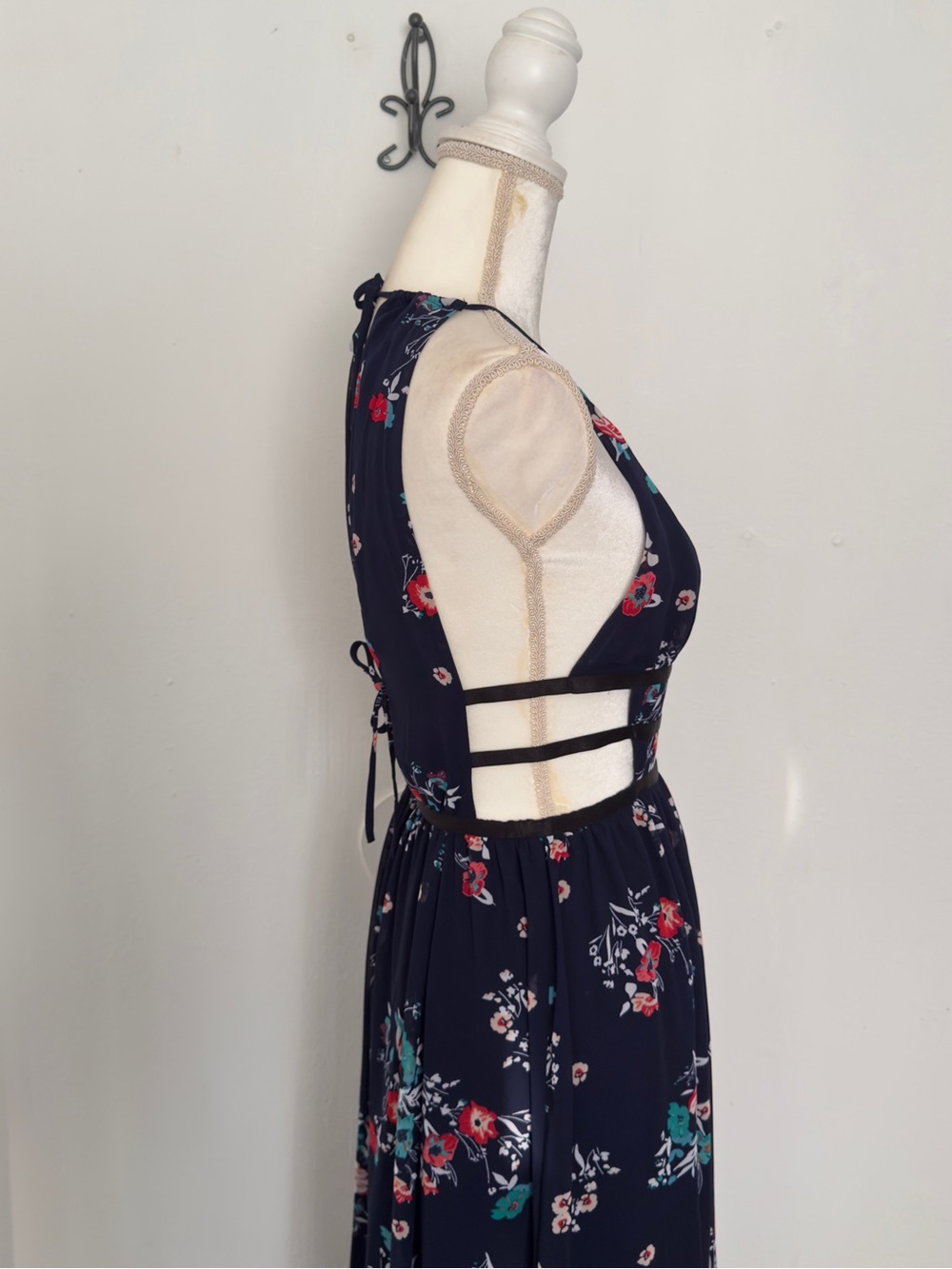 Express Floral Halter MaxiDress NavyBlue Caged Waist Cut Out Sexy Festival Small - Picture 7 of 9